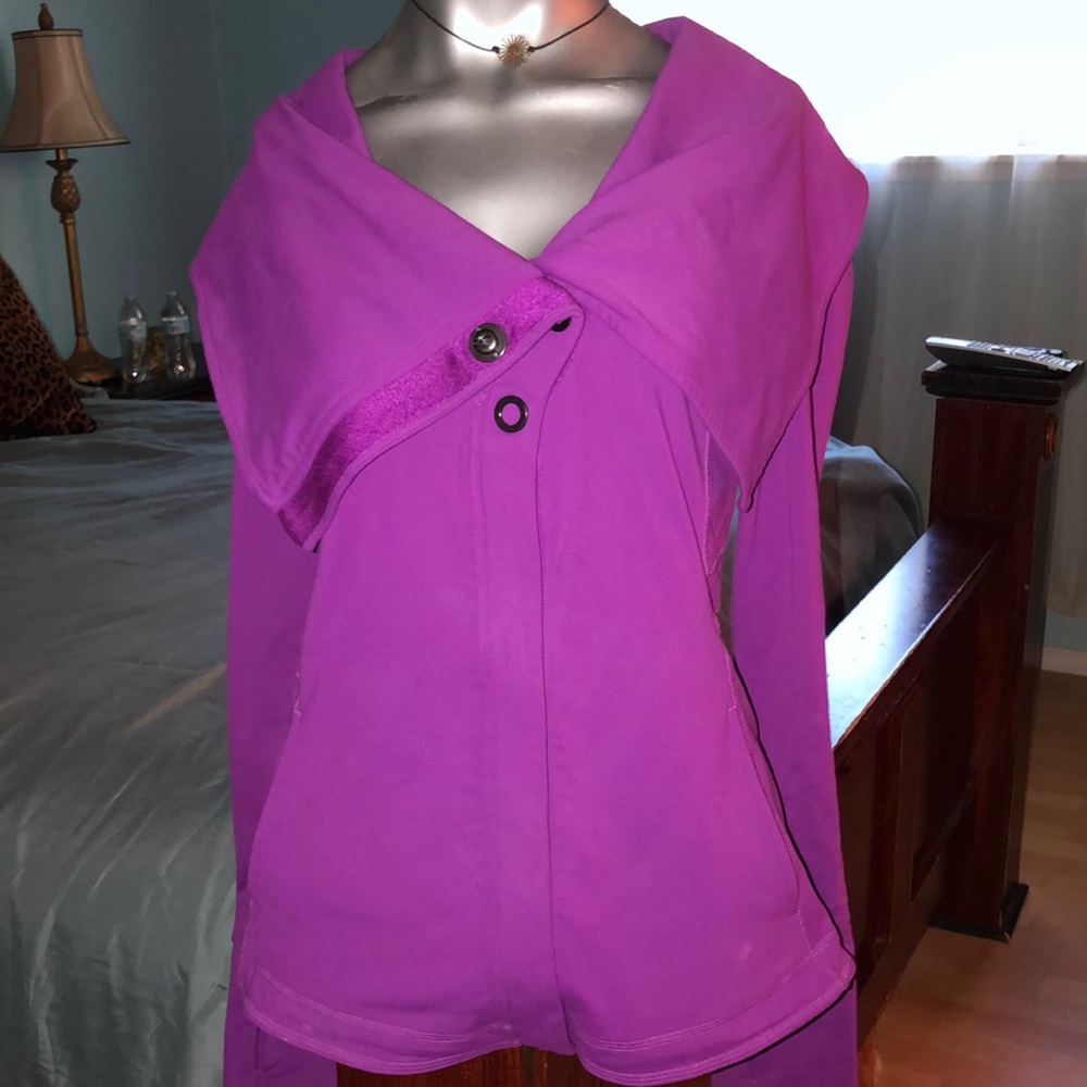 1/12
LUCY Activewear Womens Purple